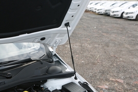 2019款宝骏310W