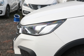 2019款宝骏310W