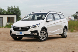 2019款宝骏310W