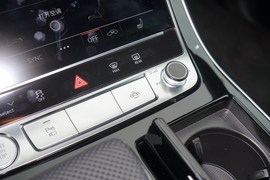 2019款奥迪Q8