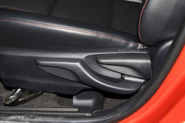 2020款丰田YARiS