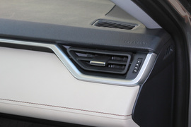 2020款丰田RAV4荣放