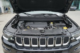 2018款Jeep指挥官 2.0T 四驱智享版 国VI