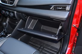 2020款丰田YARiS