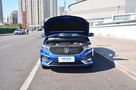 2019款宝骏360