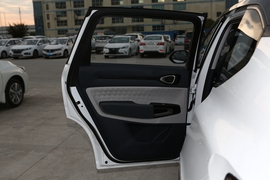 2019款新宝骏RM-5