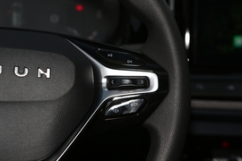 2019款新宝骏RM-5