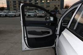 2019款新宝骏RM-5