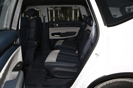 2019款新宝骏RM-5