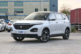 2019款新宝骏RM-5