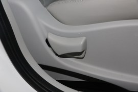 2019款东风风行景逸S50