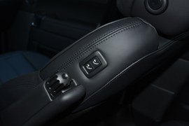 2020款路虎揽胜运动