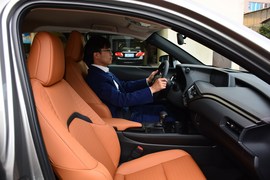 2020款雷克萨斯UX260h
