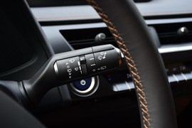 2020款雷克萨斯UX260h