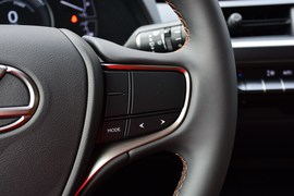 2020款雷克萨斯UX260h
