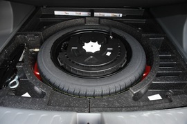 2019款新宝骏RC-6