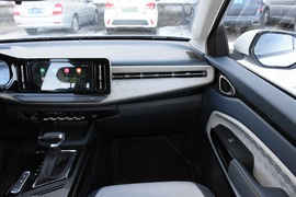 2019款新宝骏R-M5