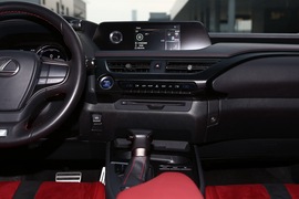 2020款雷克萨斯UX260h