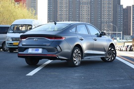 2020款现代菲斯塔纯电动