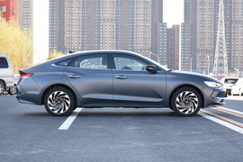 2020款现代菲斯塔纯电动