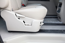 2020款东风风行菱智M5