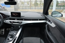 2020款奥迪A4