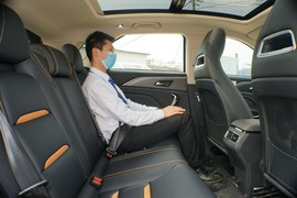 2020款奔腾T77