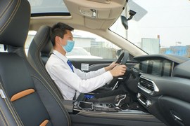 2020款奔腾T77