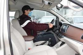 2020款东风风行菱智M5