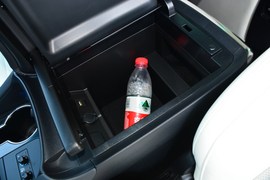 2020款雷克萨斯LM