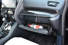 2020款雷克萨斯LM