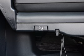 2020款雷克萨斯LM