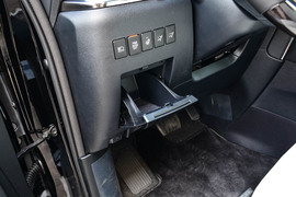 2020款雷克萨斯LM