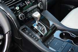 2020款雷克萨斯LM