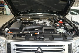 2020款三菱帕杰罗