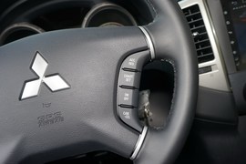 2020款三菱帕杰罗