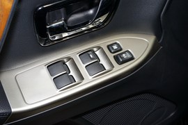 2020款三菱帕杰罗