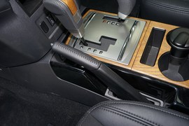 2020款三菱帕杰罗