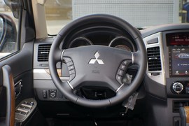   2020款三菱帕杰罗 3.0L 自动舒适版