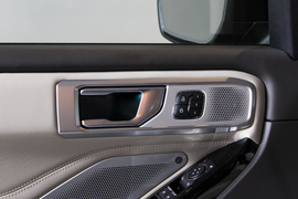 2020款长安福特探险者EcoBoost