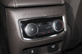 2020款长安福特探险者EcoBoost