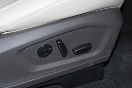 2020款长安福特探险者EcoBoost