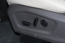 2020款长安福特探险者EcoBoost