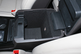 2020款长安福特探险者EcoBoost