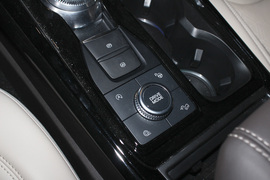 2020款长安福特探险者EcoBoost