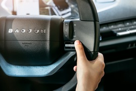 2020款新宝骏E300