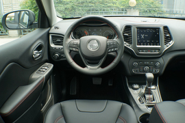 2020款Jeep指南者