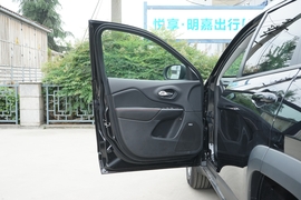 2020款Jeep指南者