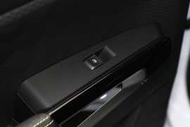 2019款新宝骏RM-5