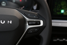 2019款新宝骏RM-5